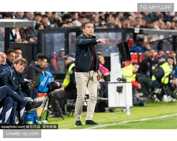 塞维利亚在刀尖上跳舞，换帅后首战失利保级压力巨大